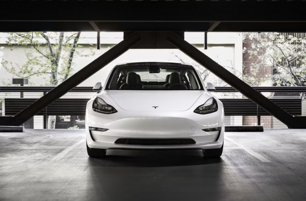 5 signes de qualité pour une pièce phare avant d'occasion de Tesla Model 3